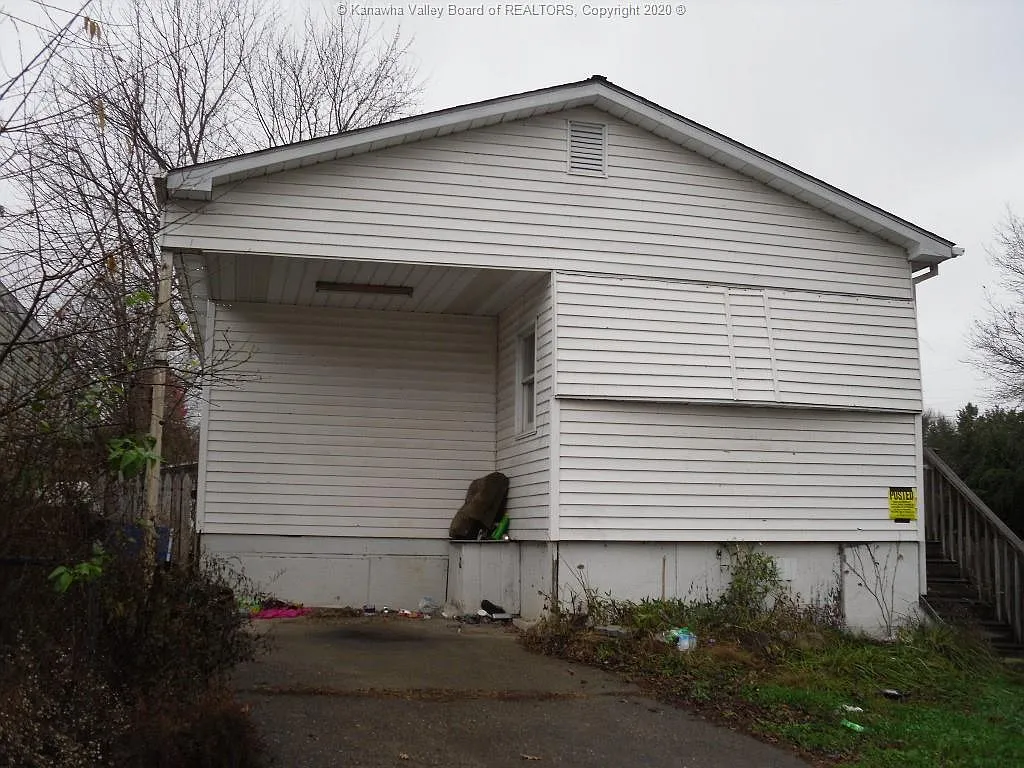 1405 Scott Dr photo 1
