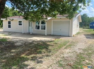 202 Hahn Rd, Port Lavaca, TX 77979
