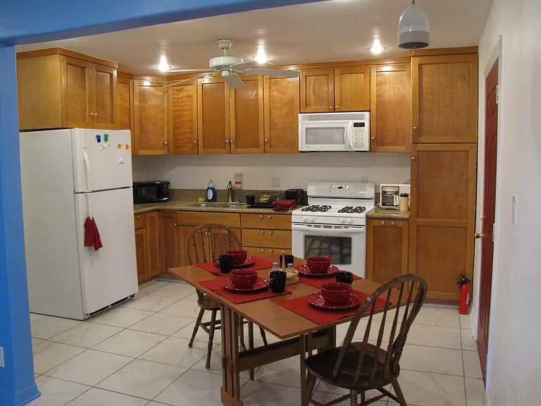 Sycamore Dr — Photo 6