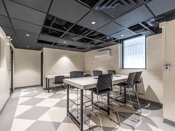 3rd image of 1140 N Lasalle St #725