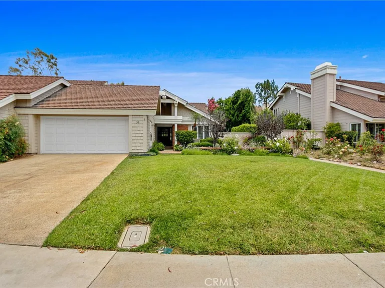 38 Hillgrass — Photo 27