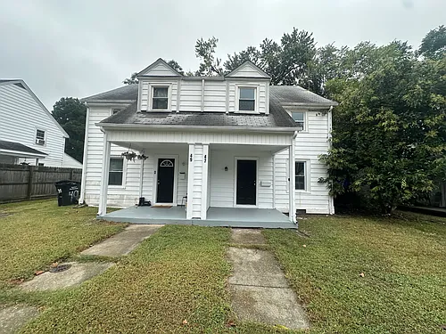 47 Cushing St Photo 1
