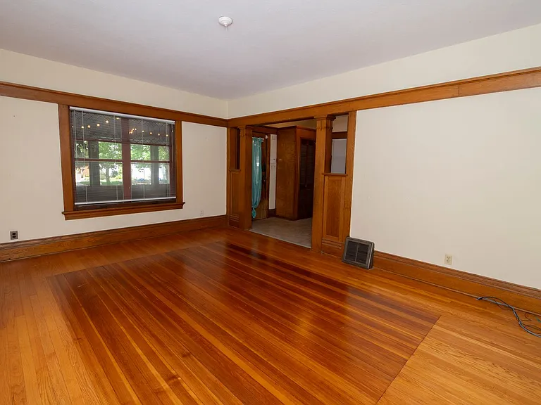 1106 Woodward Ave — Photo 4