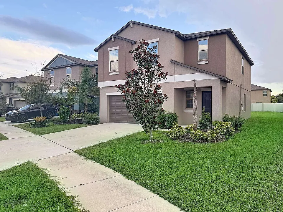 4557 Eternal Prince Dr