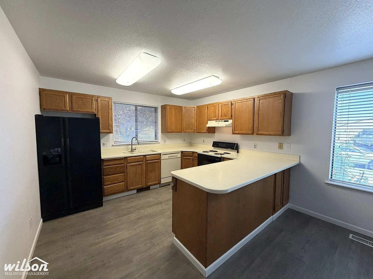 Hilltop 3-Bedroom Home with Scenic Orchard Views — Photo 3