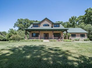 427 Oak Breeze Dr, Valparaiso, IN 46383