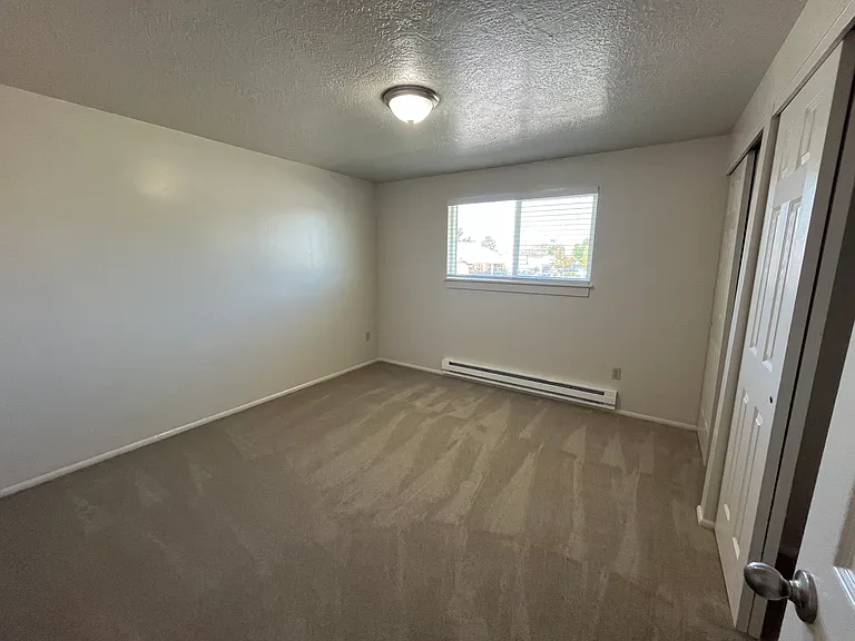 460 N 50 E — Photo 11
