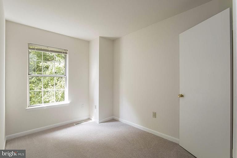1st image of 15082 Catbrier Ct