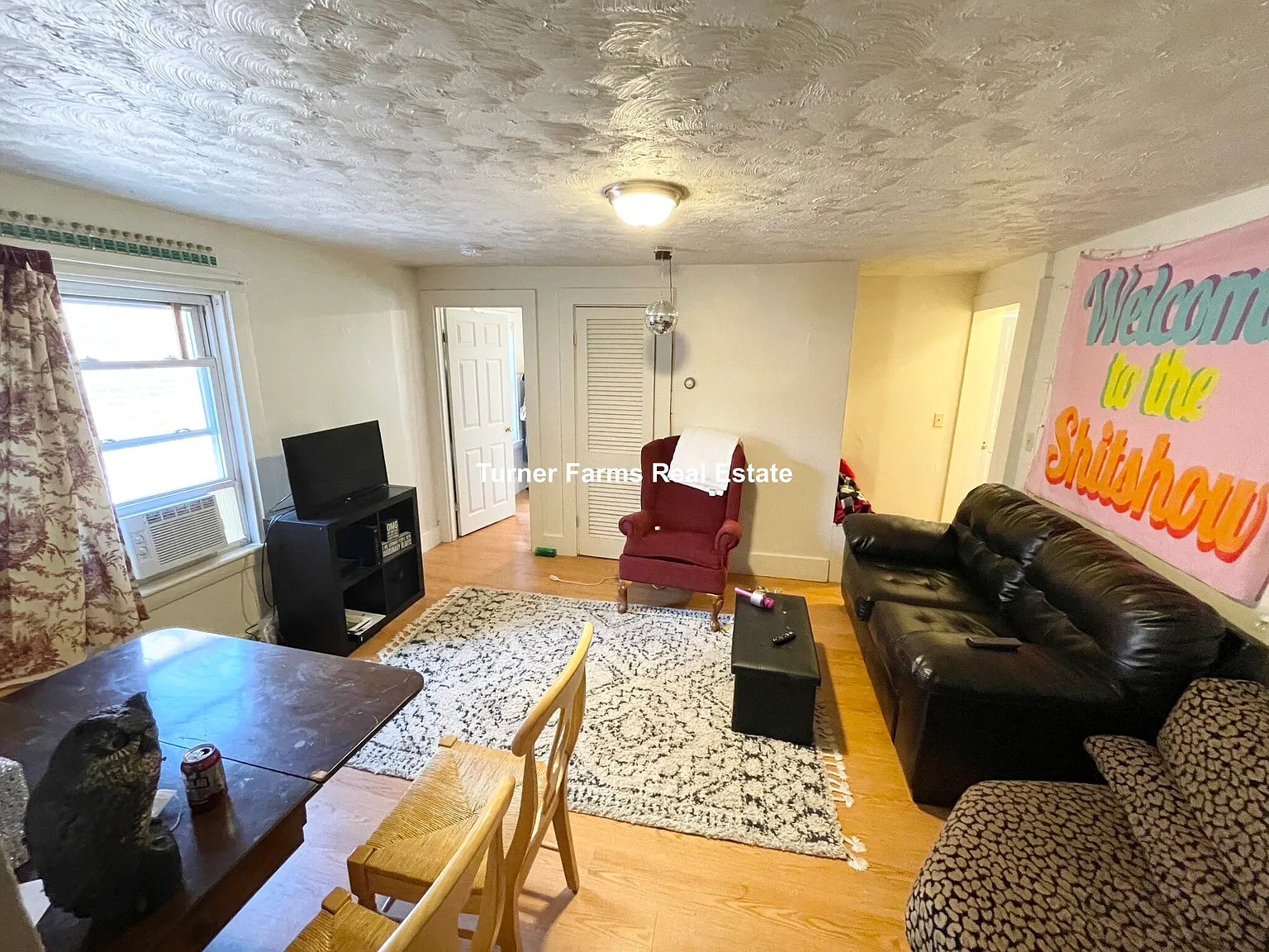 4 bed, 9999 sqft, $4,000 — Photo 1