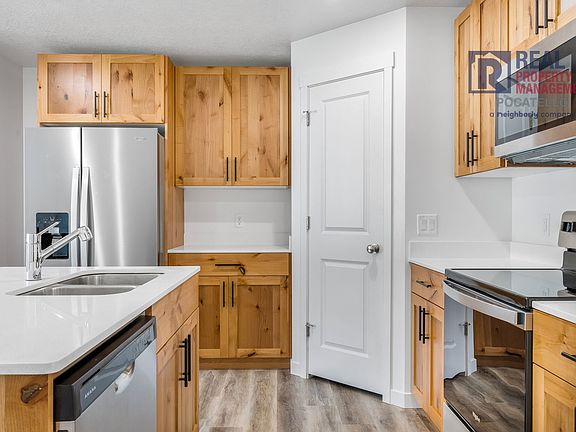 5th image of 1014 W Quinn Rd #Bld-11