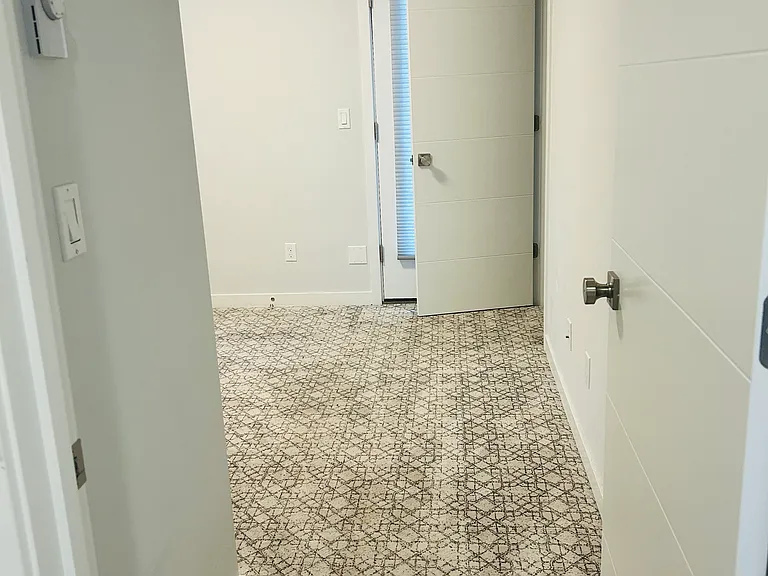 2523 S Washington St — Photo 8