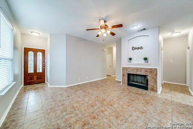 3 bed, 2.0 bath, 1316 sqft, $1,700 — Photo 2