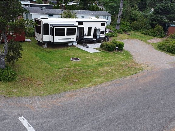 3rd image of 30009 W Street