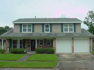 421 Glenmeade Ct, Gretna, LA 70056