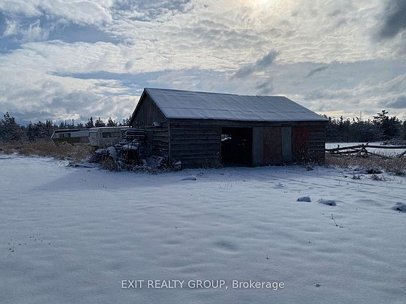 5th image of 800 Chuckery Hill Rd