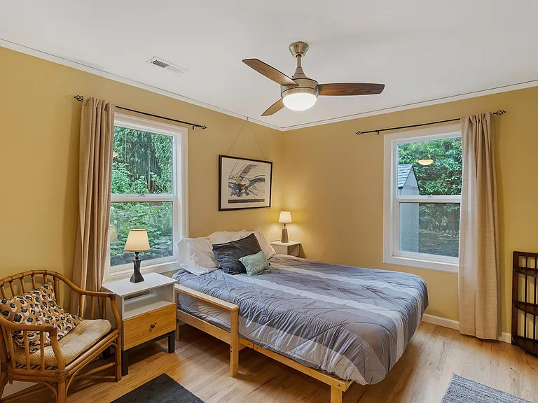 6718 SW 36th Ave — Photo 9