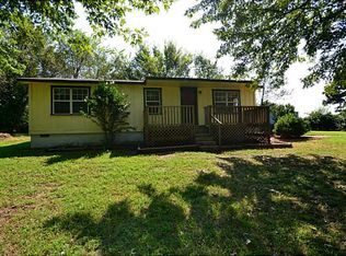 676 N Elkins Rd, Fayetteville, AR 72704