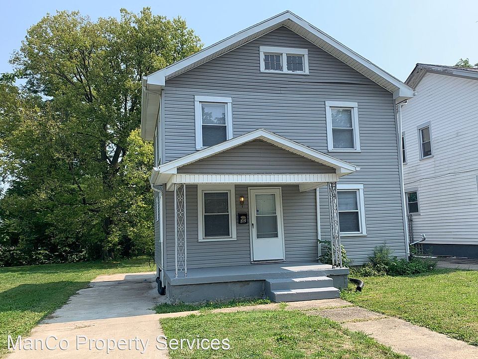 1st image of 32 S Moss Ave