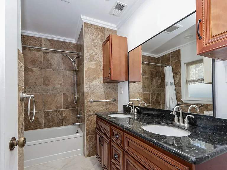 88 Southgate St — Photo 23