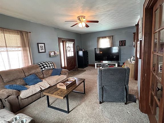 4th image of 412 Clay St