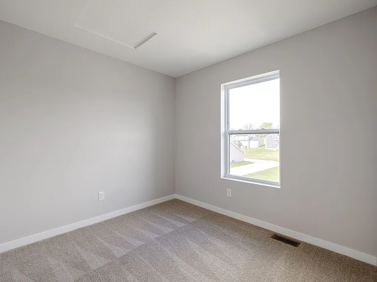 3431 Glenbrook Cir S — Photo 36