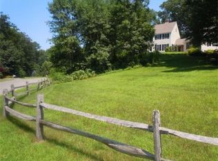 21 Meadowsweet Rd, West Newbury, MA 01985