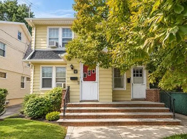 20 Arnprior St, Staten Island, NY 10302