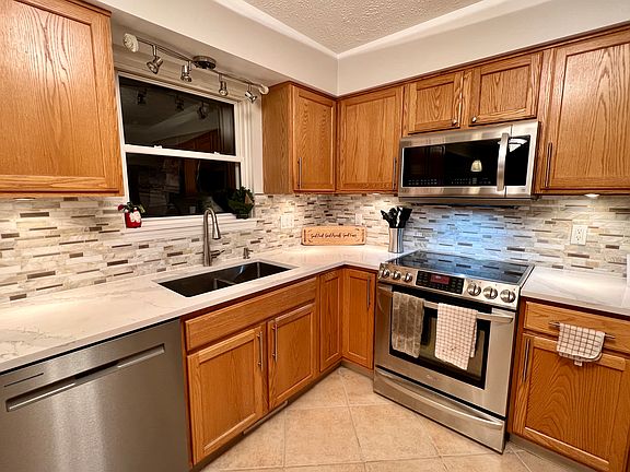 5th image of 14823 Robinwood Dr