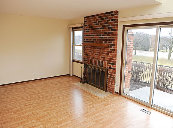 5th image of 2647 College Hill Cir #212