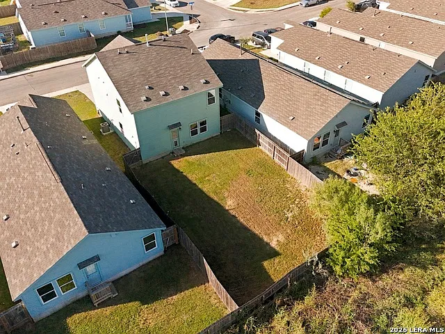 4 bed, 2.5 bath, 1950 sqft, $1,700 — Photo 4