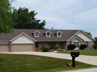 N7046 Woodside Hills Dr, Sheboygan, WI 53083