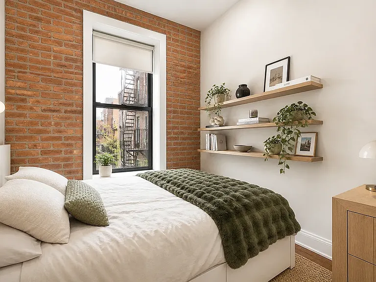 236 E 5th St #F4 — Photo 7