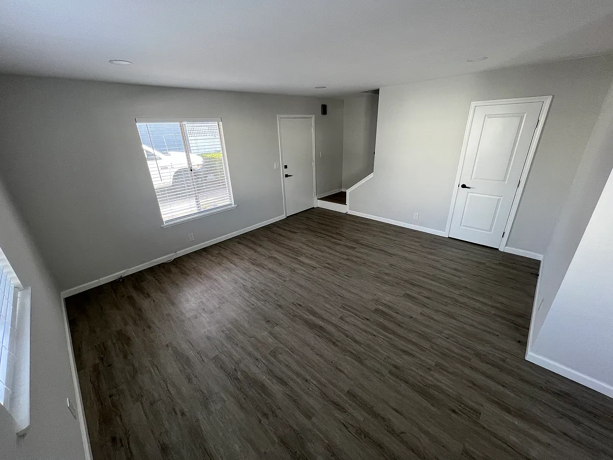 Building Photo - 120 Brookline Ln