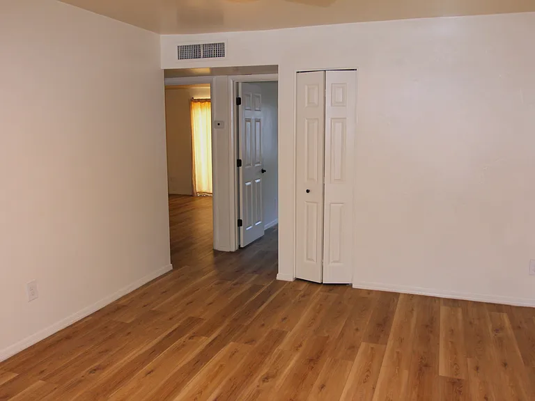 4340 E Lee St — Photo 5