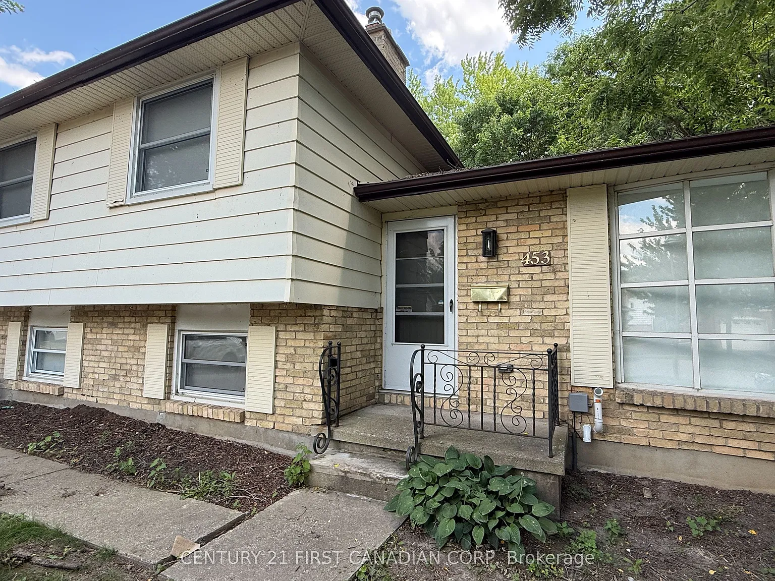 3 bed, $2,100 — Photo 3