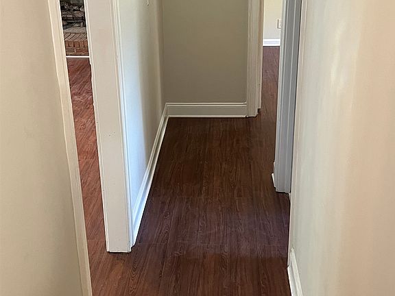 To downstairs hallway