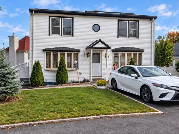 9 Summit Ave, Saugus, MA 01906