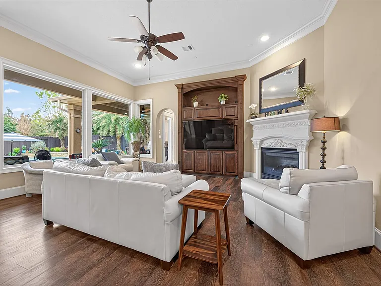 7414 Dayhill Dr — Photo 6