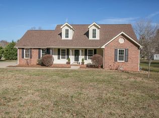 999 Everett Dr, Smyrna, TN 37167