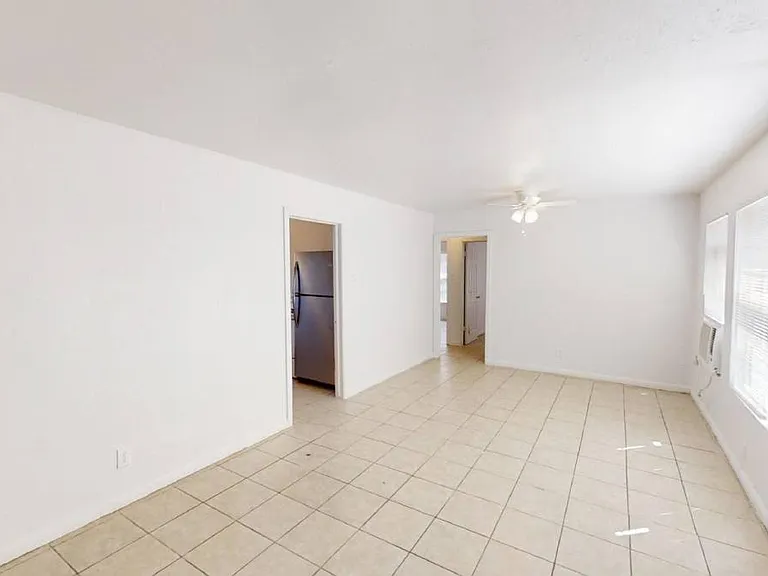 1903 Duncan Ave — Photo 5