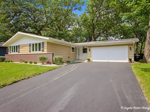 1403 Dairy Ln, Mundelein, IL 60060