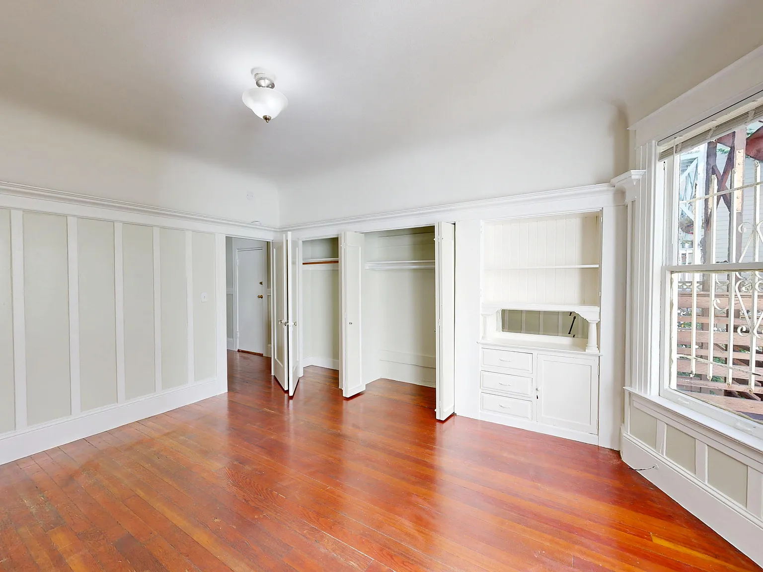 708 Oak Street — Photo 2
