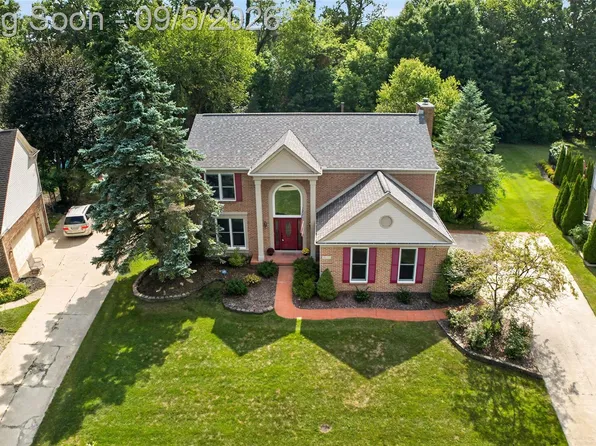 48323 Red Run Dr, Canton, MI 48187