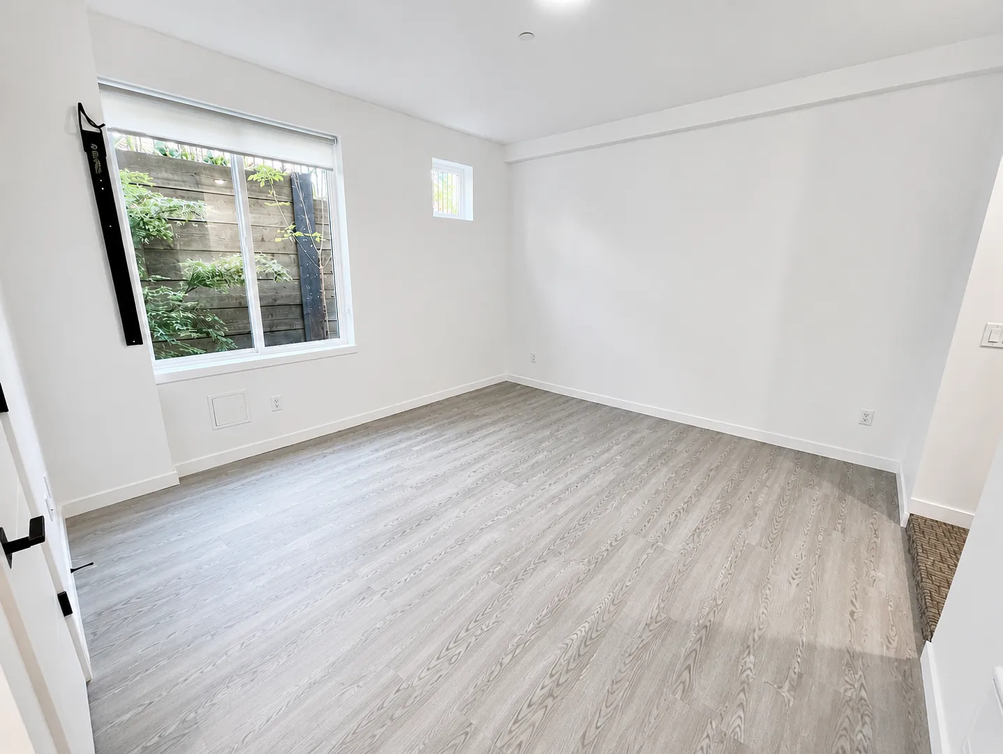 **4 Weeks Free Rent Upon Move In** | New Construction - Minutes From Downtown Pdx — Photo 3