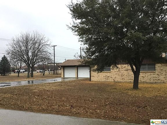 3rd image of 102 Brooks Dr