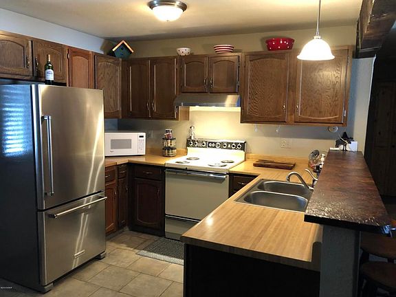 4th image of 136 Tall Pine Cir #B