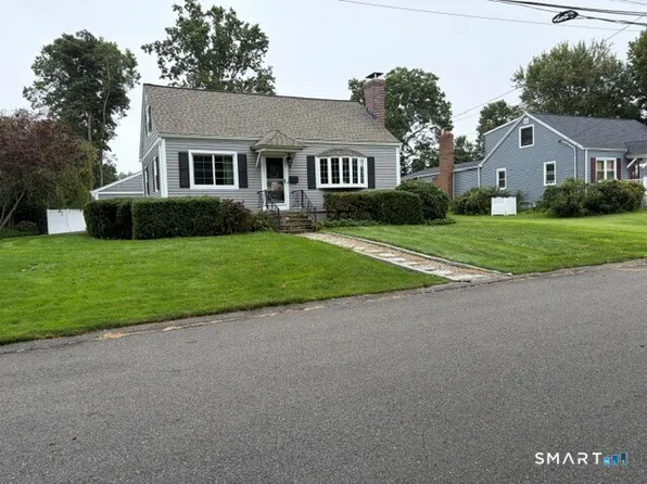 29 Dawes Street, Milford, CT 06460