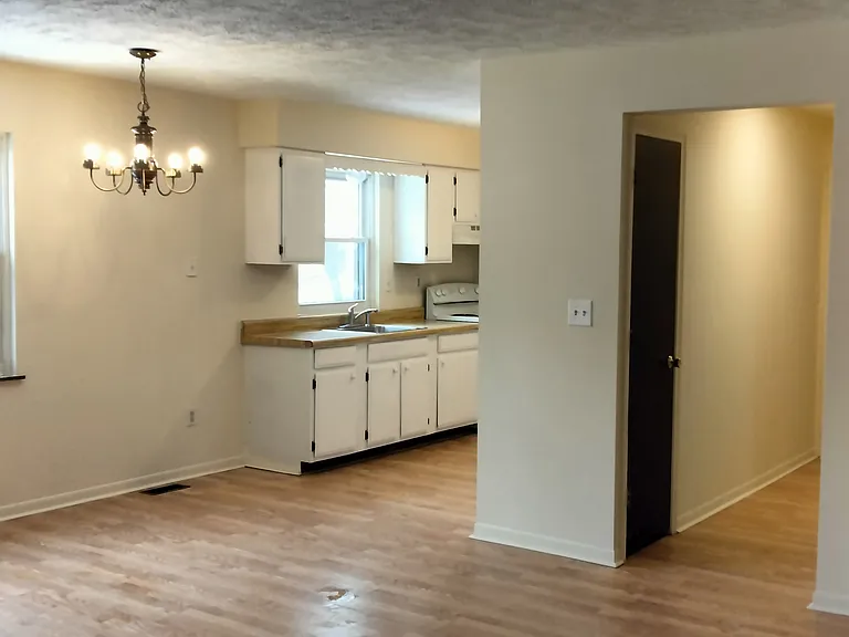 145 Village Ct #145 — Photo 4