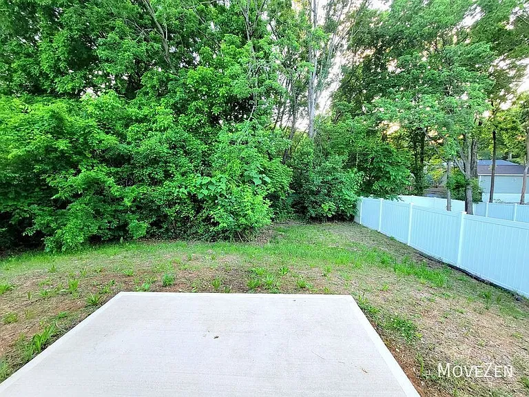 324 Houston St — Photo 10