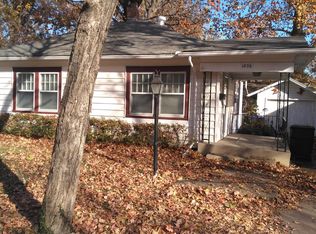 1836 SW Randolph Ave, Topeka, KS 66604